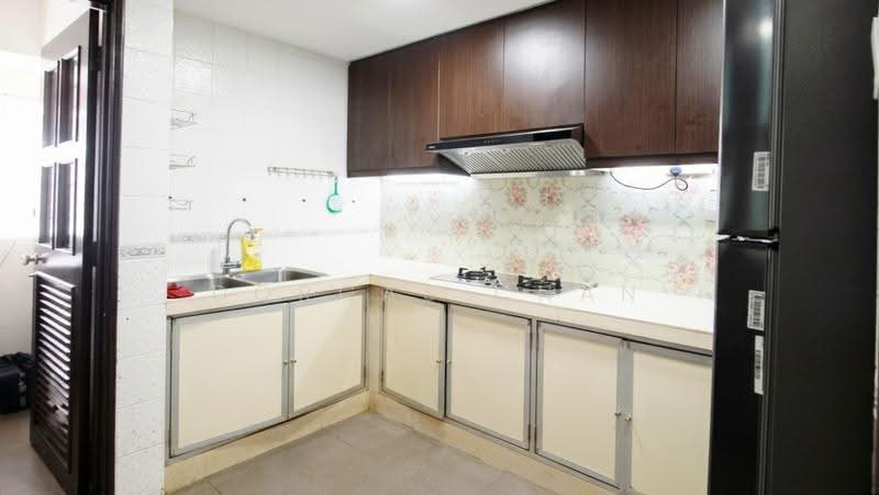 Orchid Park Condominium, 81 Yishun Street 81, Sembawang / Yishun, 3 Bedrooms, 1,250 sqft, Condominium For Sale, by Dorcas Chan, 500288077 - Kitchen - PropertyGuru.com.sg