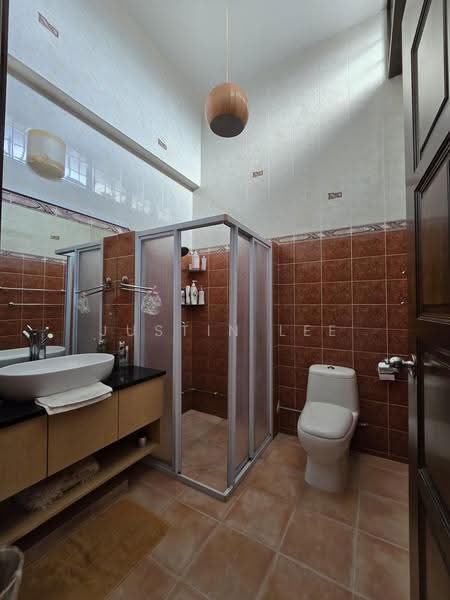 Raintree Valley, Munshi Abdullah Walk, Mandai / Upper Thomson, 4 Bedrooms, 3,200 sqft, Detached House For Rent, by Justin Lee, 500288078 - Bathroom - PropertyGuru.com.sg