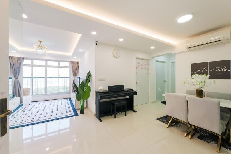 222C Bedok North Drive, 222C Bedok North Drive, Bedok / Upper East Coast, 3 Bedrooms, 990 sqft, HDB Flat For Sale, by Karen Chua, 500288080 - Living Room - PropertyGuru.com.sg