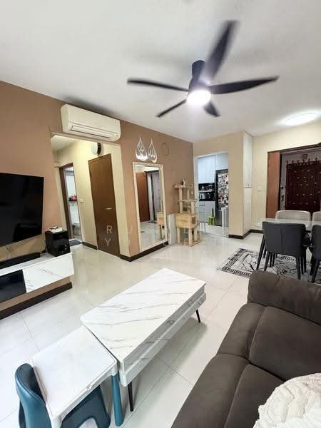 454 Fajar Road, 454 Fajar Road, Dairy Farm / Bukit Panjang / Choa Chu Kang, 2 Bedrooms, 731 sqft, HDB Flat For Sale, by Rusydi Yusoff, 500288085 - Living Room - PropertyGuru.com.sg