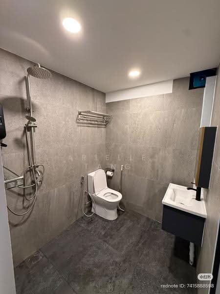 Lakepoint Condo, 2 Lakepoint Drive, Boon Lay / Jurong / Tuas, Room Rental, 200 sqft, Condominium For Rent, by Arielle Tang, 500288094 - Bathroom - PropertyGuru.com.sg
