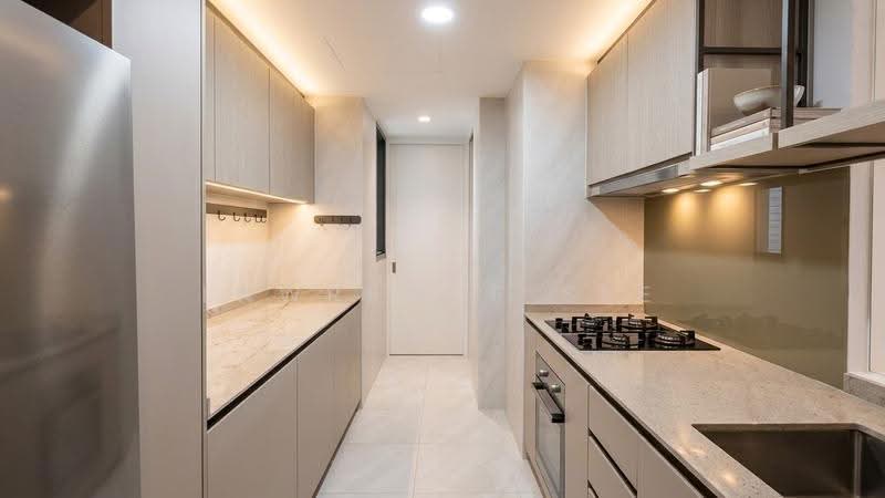 Penrose, 20 Sims Drive, Eunos / Geylang / Paya Lebar, 4 Bedrooms, 1,389 sqft, Condominium For Rent, by Lawrence See, 500288100 - Kitchen - PropertyGuru.com.sg