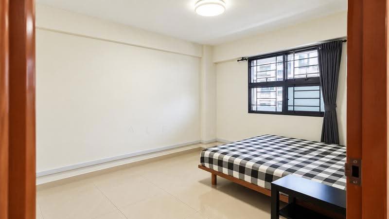 105 Henderson Crescent, 105 Henderson Crescent, Alexandra / Commonwealth, 2 Bedrooms, 700 sqft, HDB Flat For Rent, by Alex Lee, 500288116 - Bedroom - PropertyGuru.com.sg