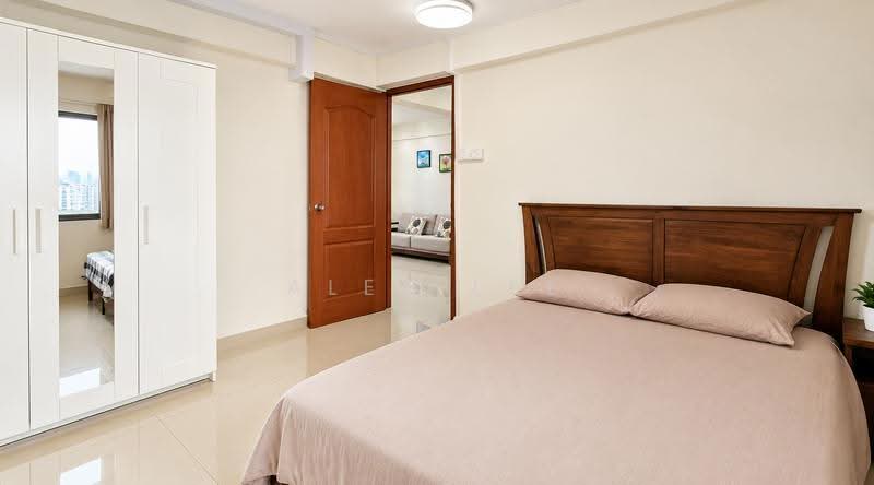 105 Henderson Crescent, 105 Henderson Crescent, Alexandra / Commonwealth, 2 Bedrooms, 700 sqft, HDB Flat For Rent, by Alex Lee, 500288116 - Bedroom - PropertyGuru.com.sg