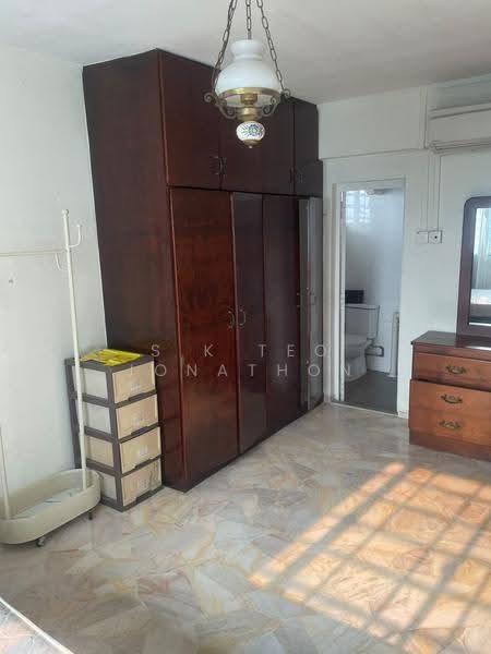 337 Clementi Avenue 2, 337 Clementi Avenue 2, Buona Vista / West Coast / Clementi New Town, Room Rental, 110 sqft, HDB Flat For Rent, by S K Teo Jonathon, 500288122 - Bedroom - PropertyGuru.com.sg