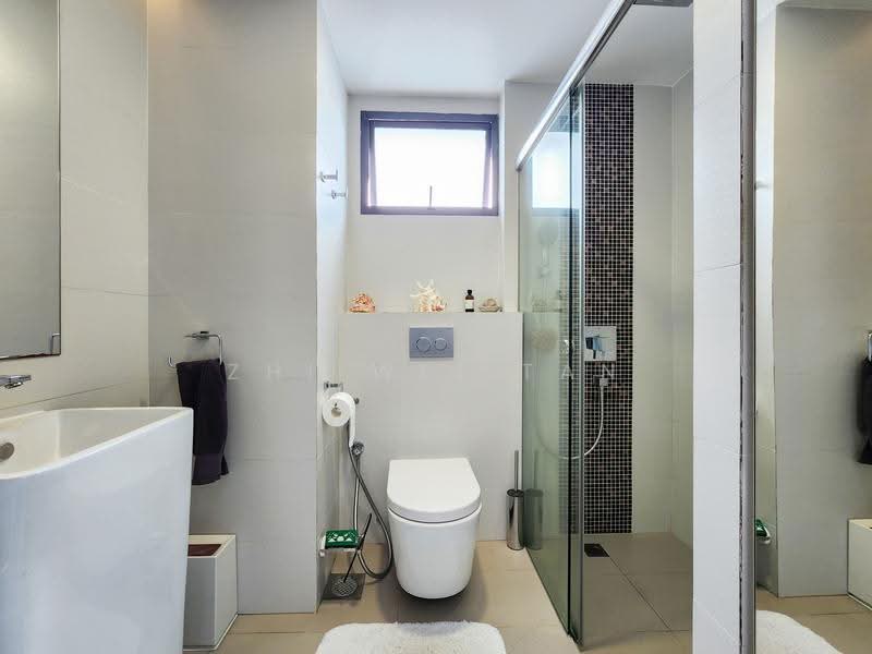 Mirage Tower, 80 Kim Seng Road, Orchard / River Valley, 2 Bedrooms, 958 sqft, Condominium For Sale, by Zhi Wei Tan, 500288124 - Bathroom - PropertyGuru.com.sg