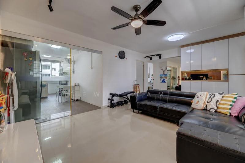 145 Simei Street 2, 145 Simei Street 2, Pasir Ris / Tampines, 3 Bedrooms, 904 sqft, HDB Flat For Sale, by Lewis Tam, 500288130 - Living Room - PropertyGuru.com.sg