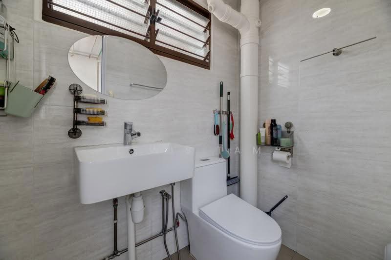 145 Simei Street 2, 145 Simei Street 2, Pasir Ris / Tampines, 3 Bedrooms, 904 sqft, HDB Flat For Sale, by Lewis Tam, 500288130 - Bathroom - PropertyGuru.com.sg