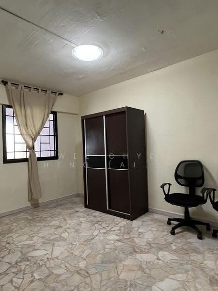 228 Bukit Batok Central, 228 Bukit Batok Central, Dairy Farm / Bukit Panjang / Choa Chu Kang, 2 Bedrooms, 785 sqft, HDB Flat For Rent, by Wee Chye Heng (Alan Wee), 500288139 - Bedroom - PropertyGuru.com.sg