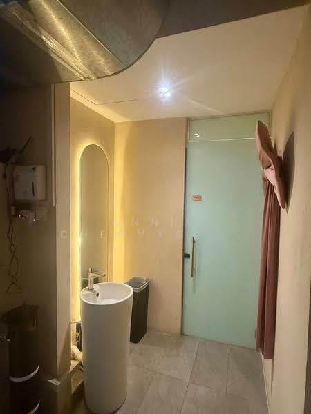 Neil Road Cafe, Neil Road, Chinatown / Tanjong Pagar, 1,388 sqft, Food & Beverage For Rent, by Annie Cheovys Tiew, 500288147 - Bathroom - CommercialGuru.com.sg