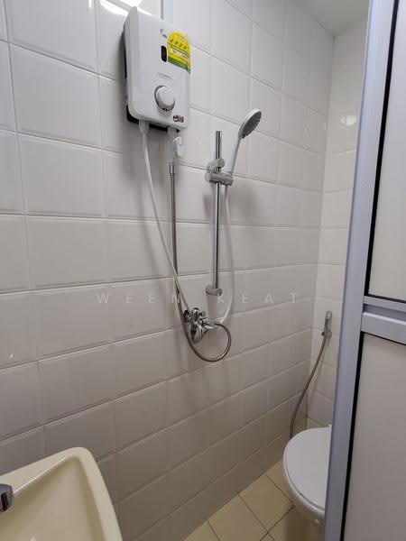 Guilin View, 20 Bukit Batok Street 52, Dairy Farm / Bukit Panjang / Choa Chu Kang, Room Rental, 1,300 sqft, Condominium For Rent, by Ween Keat, 500288150 - Bathroom - PropertyGuru.com.sg