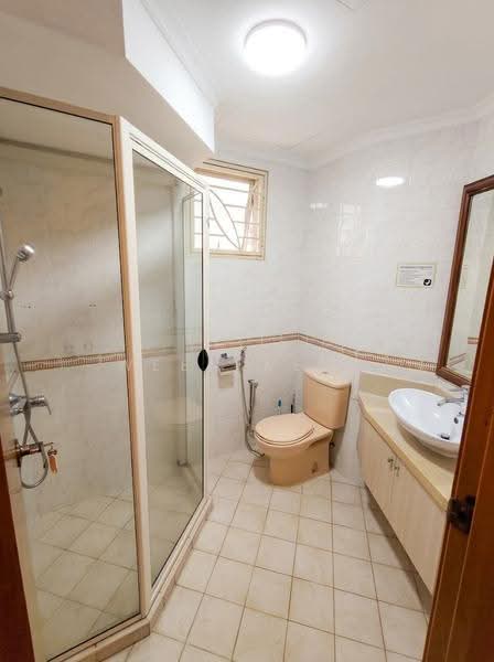 Guilin View, 20 Bukit Batok Street 52, Dairy Farm / Bukit Panjang / Choa Chu Kang, Room Rental, 1,300 sqft, Condominium For Rent, by Ween Keat, 500288150 - Bathroom - PropertyGuru.com.sg