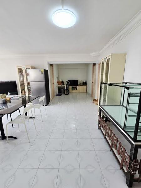 384 Tampines Street 32, 384 Tampines Street 32, Pasir Ris / Tampines, 4 Bedrooms, 1,453 sqft, HDB Flat For Sale, by Kenny Oon, 500288159 - Living Room - PropertyGuru.com.sg