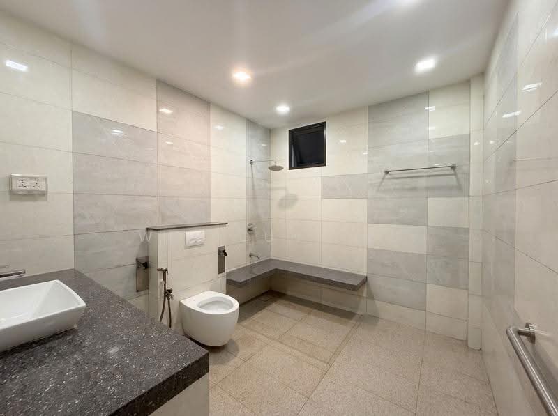 Tai Hwan Park, Tai Hwan Drive, Hougang / Punggol / Sengkang, 7 Bedrooms, 15,000 sqft, Terraced House For Sale, by Wen Junting, 500288172 - Bathroom - PropertyGuru.com.sg