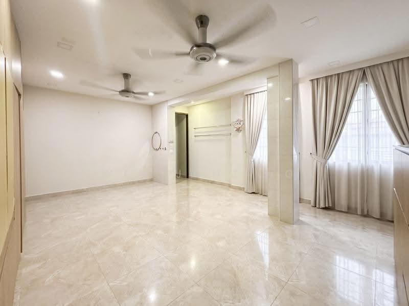 Tai Hwan Park, Tai Hwan Drive, Hougang / Punggol / Sengkang, 7 Bedrooms, 15,000 sqft, Terraced House For Sale, by Wen Junting, 500288172 - Living Room - PropertyGuru.com.sg