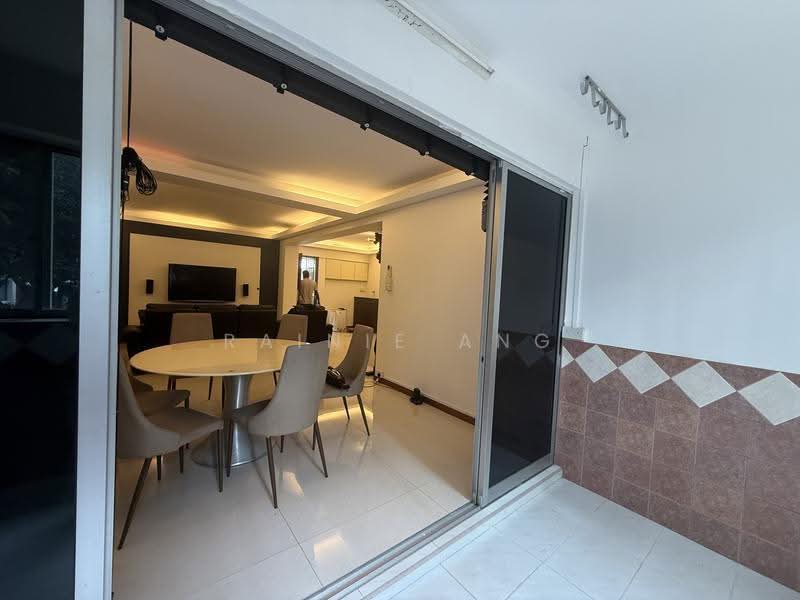 94C Bedok North Avenue 4, 94C Bedok North Avenue 4, Bedok / Upper East Coast, 4 Bedrooms, 1,593 sqft, HDB Flat For Rent, by Rainie Ang, 500288175 - Living Room - PropertyGuru.com.sg
