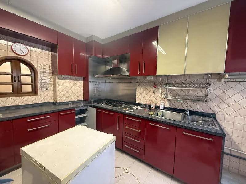 94C Bedok North Avenue 4, 94C Bedok North Avenue 4, Bedok / Upper East Coast, 4 Bedrooms, 1,593 sqft, HDB Flat For Rent, by Rainie Ang, 500288175 - Kitchen - PropertyGuru.com.sg