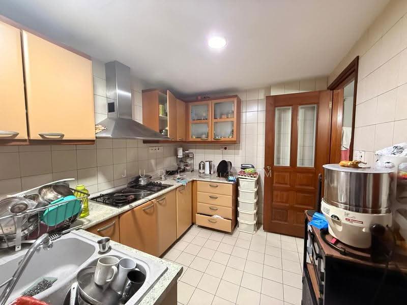Carissa Park Condo, 4 Flora Drive, Changi Airport / Changi Village, 2 Bedrooms, 1,001 sqft, Condominium For Sale, by Jude Teem, 500288193 - Kitchen - PropertyGuru.com.sg