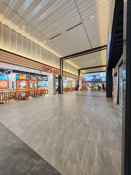 Sceneca Square, Bedok / Upper East Coast, 519 sqft, Food & Beverage For Rent, by Andy Wee, 500288212 - Corridor - CommercialGuru.com.sg