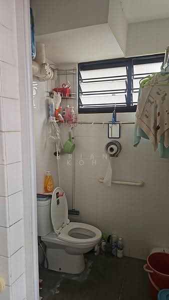173 Ang Mo Kio Avenue 4, 173 Ang Mo Kio Avenue 4, Ang Mo Kio / Bishan / Thomson, Room Rental, 90 sqft, HDB Flat For Rent, by Brian Koh, 500288236 - Bathroom - PropertyGuru.com.sg