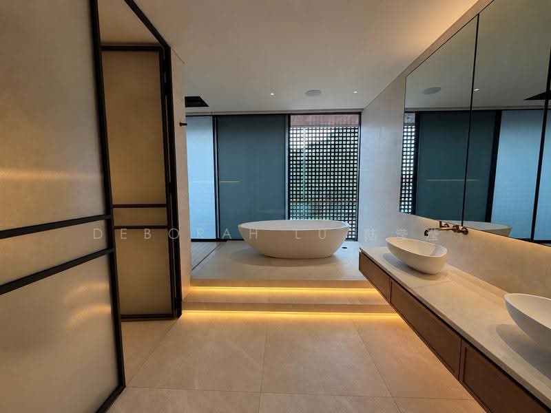 Brand New Bungalow | Garlick Avenue GCBA | D10, Garlick Avenue, Tanglin / Holland / Bukit Timah, 7 Bedrooms, 15,000 sqft, Bungalow House For Sale, by Deborah Lu 陆滢滢, 500288239 - Master Bathroom - PropertyGuru.com.sg