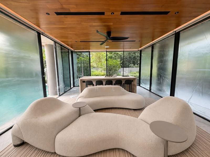 Brand New Bungalow | Garlick Avenue GCBA | D10, Garlick Avenue, Tanglin / Holland / Bukit Timah, 7 Bedrooms, 15,000 sqft, Bungalow House For Sale, by Deborah Lu 陆滢滢, 500288239 - Glass room lounge - PropertyGuru.com.sg