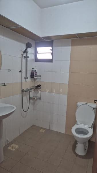 12 Marsiling Lane, 12 Marsiling Lane, Admiralty / Woodlands, Room Rental, 160 sqft, HDB Flat For Rent, by Roger TTK, 500288247 - Bathroom - PropertyGuru.com.sg