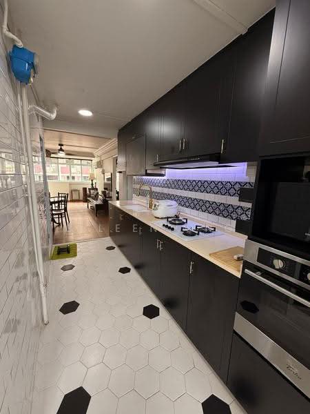 108 Commonwealth Crescent, 108 Commonwealth Crescent, Alexandra / Commonwealth, 2 Bedrooms, 764 sqft, HDB Flat For Rent, by Eileen Ong, 500288250 - Kitchen - PropertyGuru.com.sg