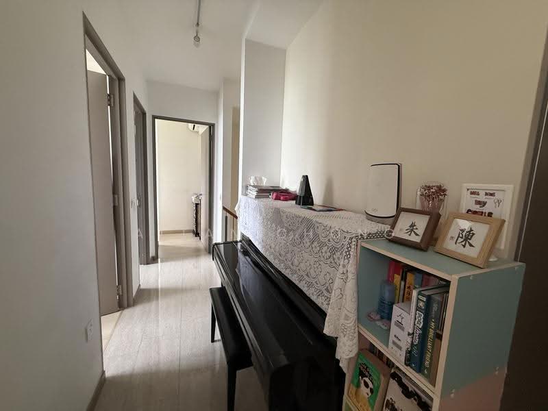 Waterwoods, 19 Punggol Field Walk, Hougang / Punggol / Sengkang, 5 Bedrooms, 1,701 sqft, Condominium For Sale, by Allan Chong, 500288253 - Corridor - PropertyGuru.com.sg