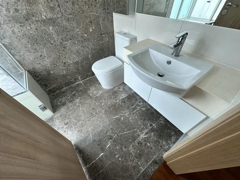 Caspian, 56 Lakeside Drive, Boon Lay / Jurong / Tuas, 2 Bedrooms, 1,001 sqft, Condominium For Sale, by Kelvin Ong, 500288265 - Bathroom - PropertyGuru.com.sg