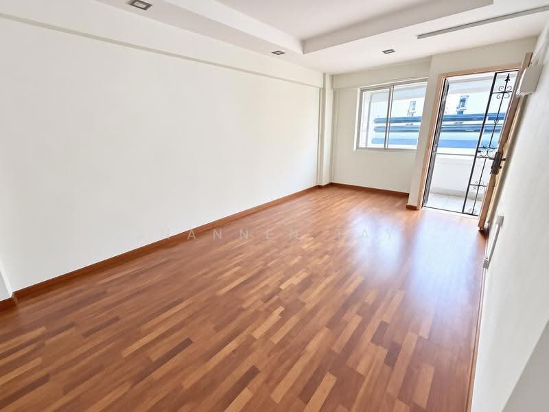 709 Bedok Reservoir Road, 709 Bedok Reservoir Road, Bedok / Upper East Coast, 2 Bedrooms, 732 sqft, HDB Flat For Sale, by Shannen Tay, 500288269 - PropertyGuru.com.sg