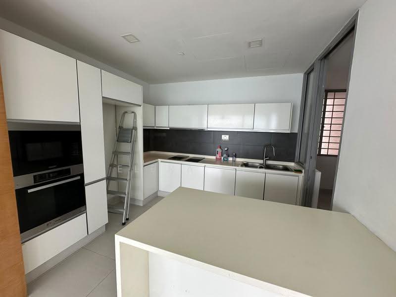 The Oceanfront @ Sentosa Cove, Harbourfront / Telok Blangah, 4 Bedrooms, 2,067 sqft, Condominium For Rent, by Elena Ang, 500288272 - Kitchen - PropertyGuru.com.sg