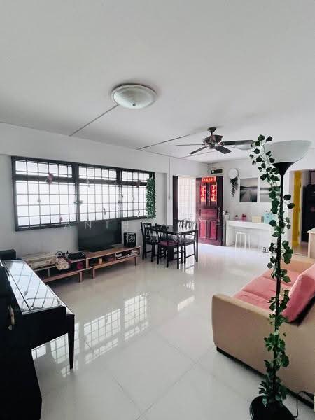 260A Sengkang East Way, 260A Sengkang East Way, Hougang / Punggol / Sengkang, 3 Bedrooms, 968 sqft, HDB Flat For Rent, by Anthea Yeo 杨丽娇, 500288280 - Living Room - PropertyGuru.com.sg