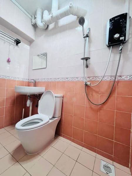 260A Sengkang East Way, 260A Sengkang East Way, Hougang / Punggol / Sengkang, 3 Bedrooms, 968 sqft, HDB Flat For Rent, by Anthea Yeo 杨丽娇, 500288280 - Bathroom - PropertyGuru.com.sg