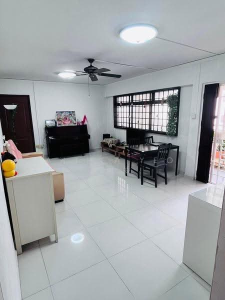 260A Sengkang East Way, 260A Sengkang East Way, Hougang / Punggol / Sengkang, 3 Bedrooms, 968 sqft, HDB Flat For Rent, by Anthea Yeo 杨丽娇, 500288280 - Living Room - PropertyGuru.com.sg