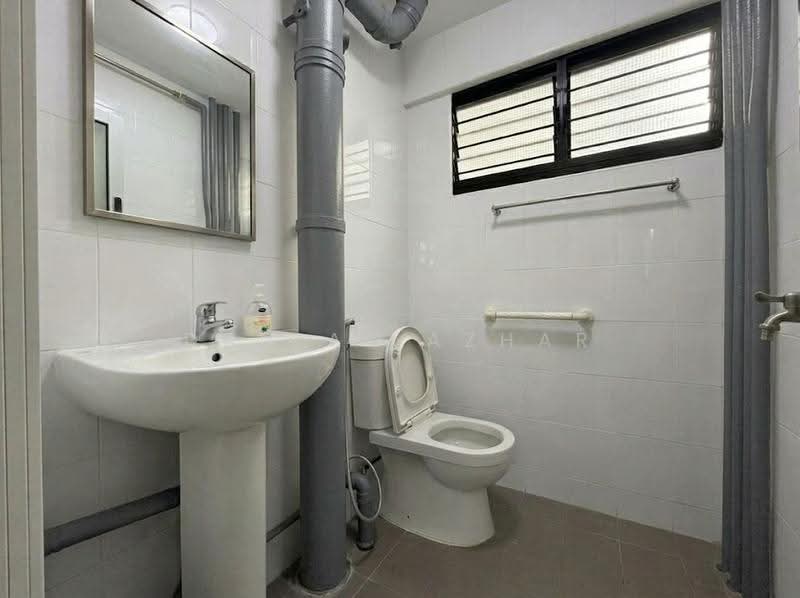 125 Yishun Street 11, 125 Yishun Street 11, Sembawang / Yishun, 2 Bedrooms, 721 sqft, HDB Flat For Sale, by Danial Azhar, 500288281 - Bathroom - PropertyGuru.com.sg