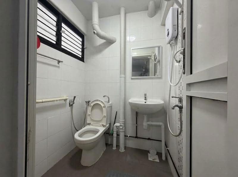 125 Yishun Street 11, 125 Yishun Street 11, Sembawang / Yishun, 2 Bedrooms, 721 sqft, HDB Flat For Sale, by Danial Azhar, 500288281 - Bathroom - PropertyGuru.com.sg