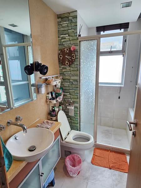 Kovan Melody, 25 Kovan Road, Hougang / Punggol / Sengkang, 3 Bedrooms, 1,237 sqft, Condominium For Sale, by Shawn Lim BC, 500288295 - Bathroom - PropertyGuru.com.sg