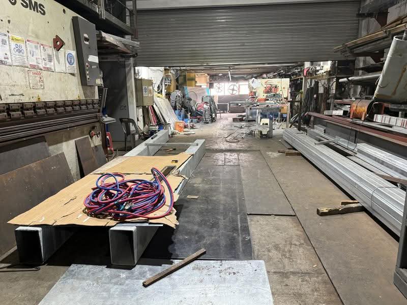 Pioneer Centre, 1 Soon Lee Street, Boon Lay / Jurong / Tuas, 1,701 sqft, Factory / Workshop (B2) For Rent, by Becky Li, 500288320 - CommercialGuru.com.sg
