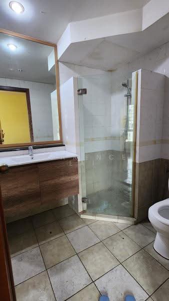 The Floravale, 238 Westwood Avenue, Boon Lay / Jurong / Tuas, 3 Bedrooms, 1,227 sqft, Condominium For Sale, by Clarence Lai, 500288327 - Bathroom - PropertyGuru.com.sg