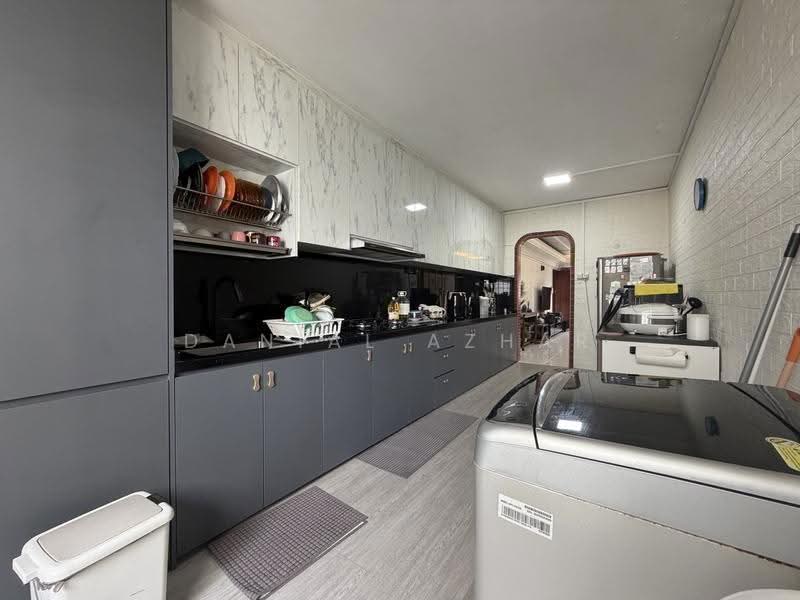 126 Pending Road, 126 Pending Road, Dairy Farm / Bukit Panjang / Choa Chu Kang, 3 Bedrooms, 1,109 sqft, HDB Flat For Sale, by Danial Azhar, 500288330 - Kitchen - PropertyGuru.com.sg