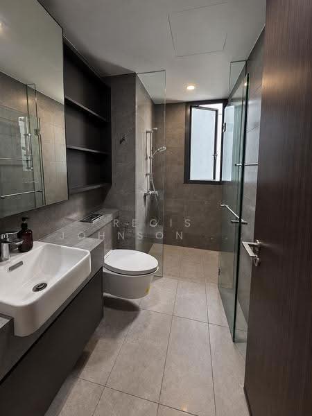 Parc Clematis, 8C Jalan Lempeng, Buona Vista / West Coast / Clementi New Town, 3 Bedrooms, 1,055 sqft, Condominium For Rent, by Regis Johnson Soh, 500288333 - Bathroom - PropertyGuru.com.sg