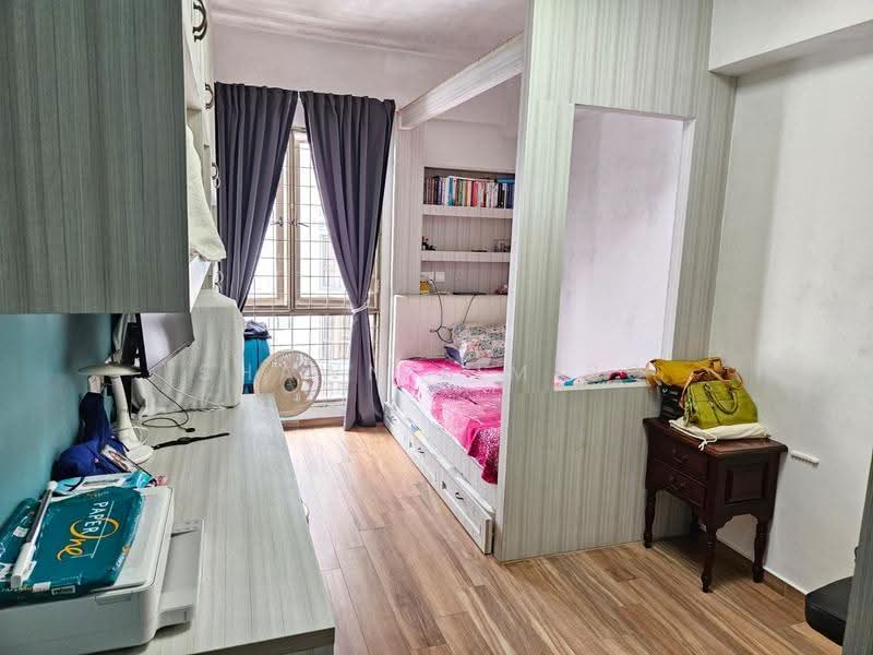 Parkview Apartments, 1 Bukit Batok Street 25, Dairy Farm / Bukit Panjang / Choa Chu Kang, 3 Bedrooms, 1,130 sqft, Apartment For Sale, by Shawn Lim BC, 500288356 - Bedroom - PropertyGuru.com.sg