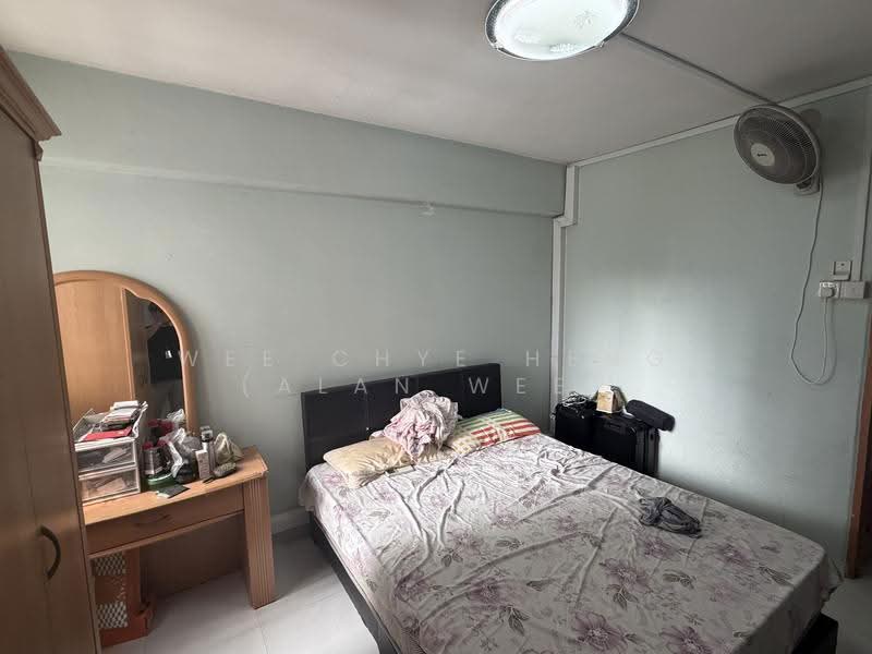 325 Clementi Avenue 5, 325 Clementi Avenue 5, Buona Vista / West Coast / Clementi New Town, 3 Bedrooms, 893 sqft, HDB Flat For Rent, by Wee Chye Heng (Alan Wee), 500288360 - Bedroom - PropertyGuru.com.sg