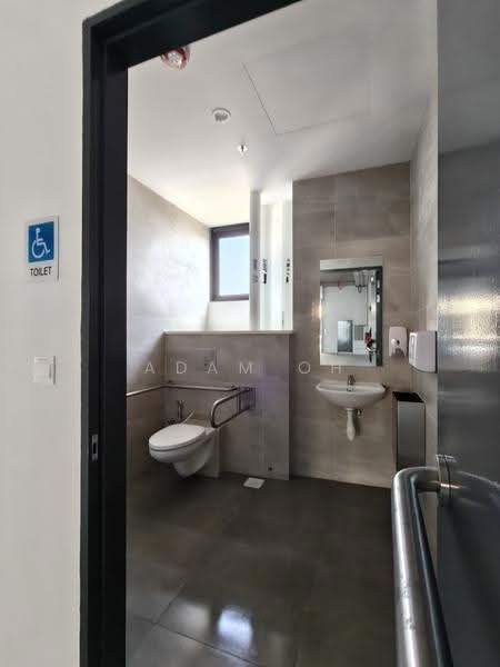 Tampines Connection, 2 Tampines North Drive 4, Pasir Ris / Tampines, 2,002 sqft, Factory / Workshop (B2) For Rent, by Adam Oh, 500288361 - Bathroom - CommercialGuru.com.sg