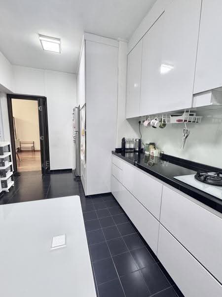 653B Jurong West Street 61, 653B Jurong West Street 61, Boon Lay / Jurong / Tuas, 3 Bedrooms, 1,195 sqft, HDB Flat For Rent, by Esther Low, 500288385 - Kitchen - PropertyGuru.com.sg