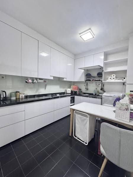653B Jurong West Street 61, 653B Jurong West Street 61, Boon Lay / Jurong / Tuas, 3 Bedrooms, 1,195 sqft, HDB Flat For Rent, by Esther Low, 500288385 - Kitchen - PropertyGuru.com.sg