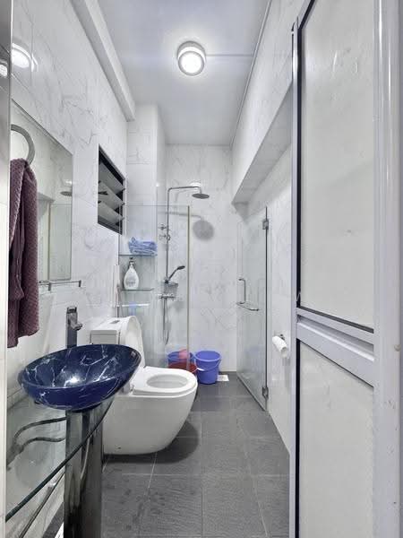 653B Jurong West Street 61, 653B Jurong West Street 61, Boon Lay / Jurong / Tuas, 3 Bedrooms, 1,195 sqft, HDB Flat For Rent, by Esther Low, 500288385 - Bathroom - PropertyGuru.com.sg