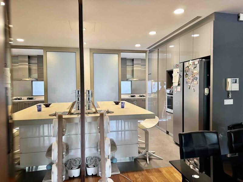 Three Three Robin, 33 Robin Road, Tanglin / Holland / Bukit Timah, 3 Bedrooms, 2,347 sqft, Apartment For Sale, by Nicholas Teo, 500288392 - Kitchen - PropertyGuru.com.sg