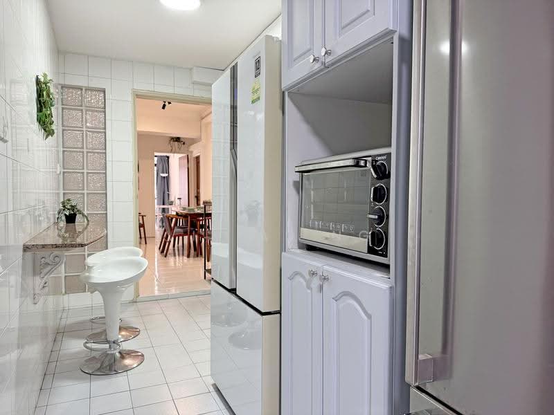 Bassein Court, 5 Bassein Road, Newton / Novena, Room Rental, 105 sqft, Condominium For Rent, by Vivian Ng, 500288397 - Kitchen - PropertyGuru.com.sg